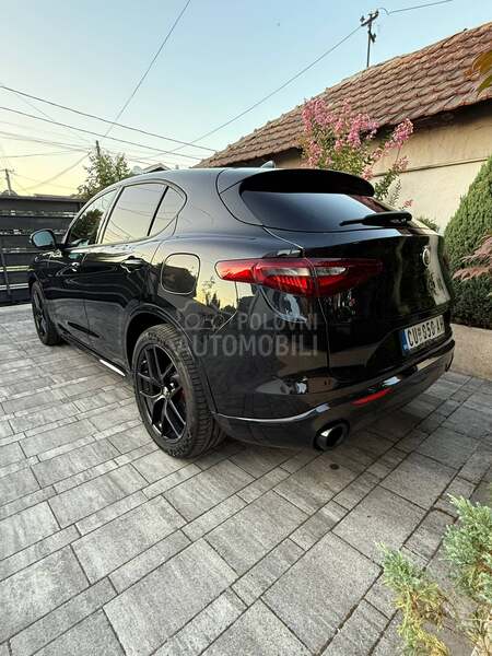 Alfa Romeo Stelvio VELOCE  Q4