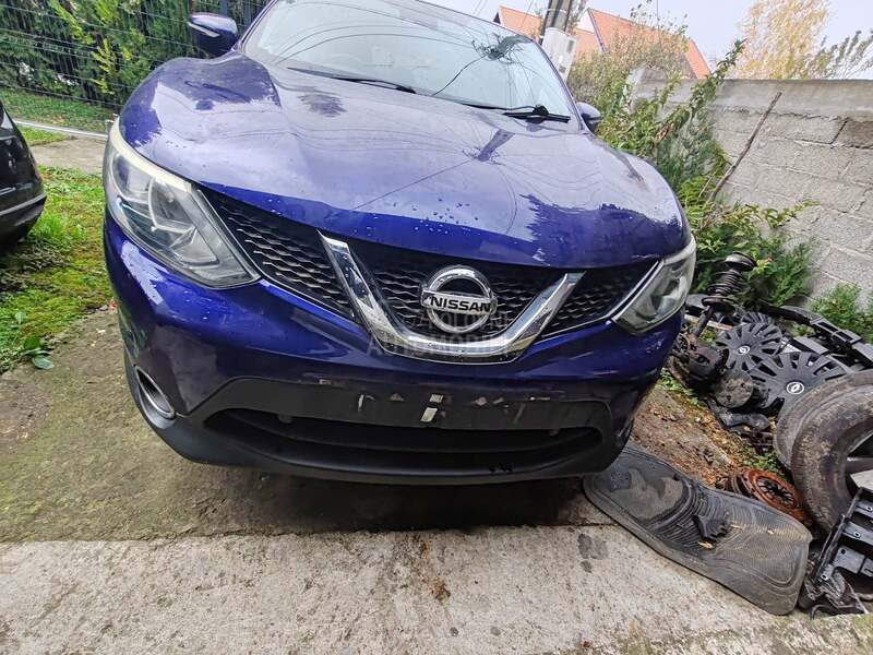 Nissan Qashqai 1.2 b 2013. god. -  kompletan auto u delovima