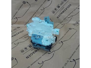 Desna brava 7 pinova za Audi A4, A5, Q5 od 2008. do 2014. god.