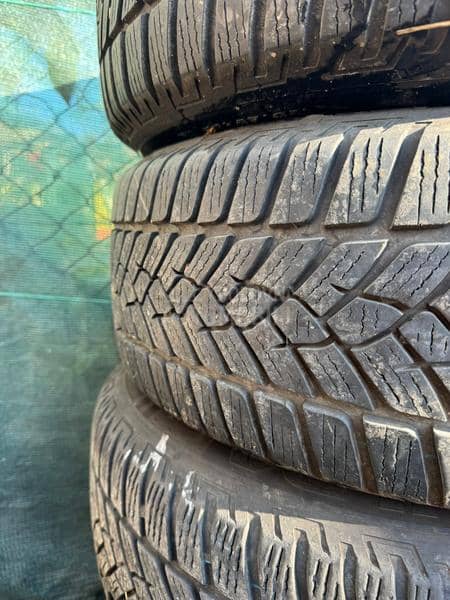 Fulda 215/55 R17 Zimska