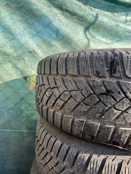 Fulda 215/55 R17 Zimska