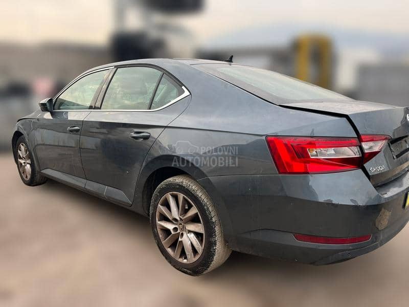 Škoda Superb 2.0 CRLB 2017. god. -  kompletan auto u delovima