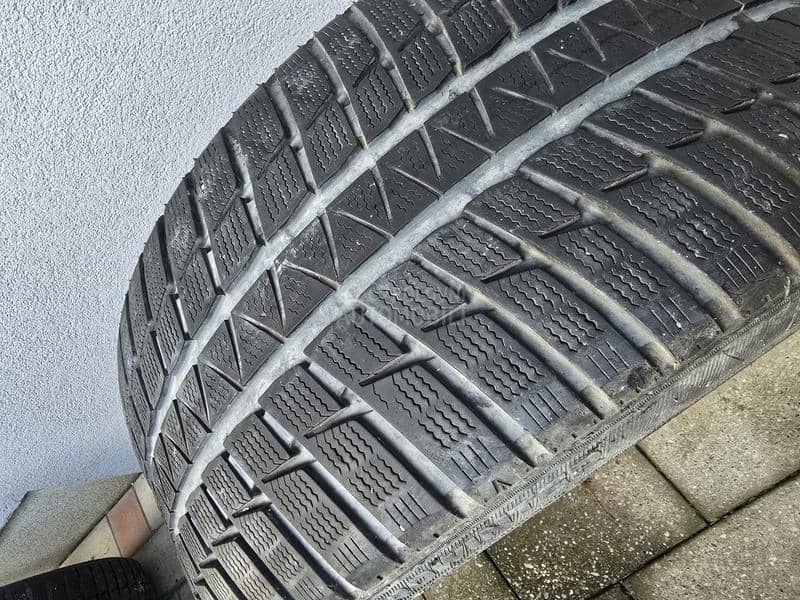 Falken 275/35 R21 Zimska