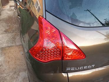 stop svetlo levo I desno za Peugeot 3008 od 2009. do 2016. god.