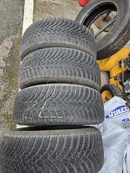 Falken 205/55 R16 Zimska