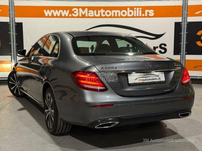 Mercedes Benz E 220 D/4MATIC/EXCLUSIVE