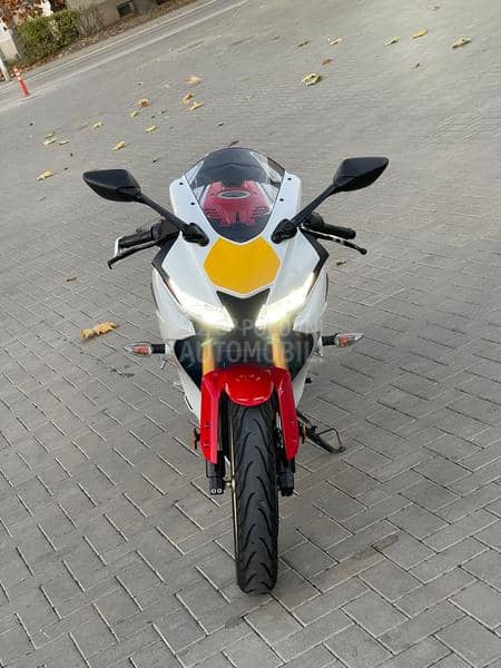 Yamaha R125 60th GP Anniversary