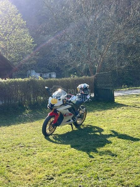 Yamaha R125 60th GP Anniversary