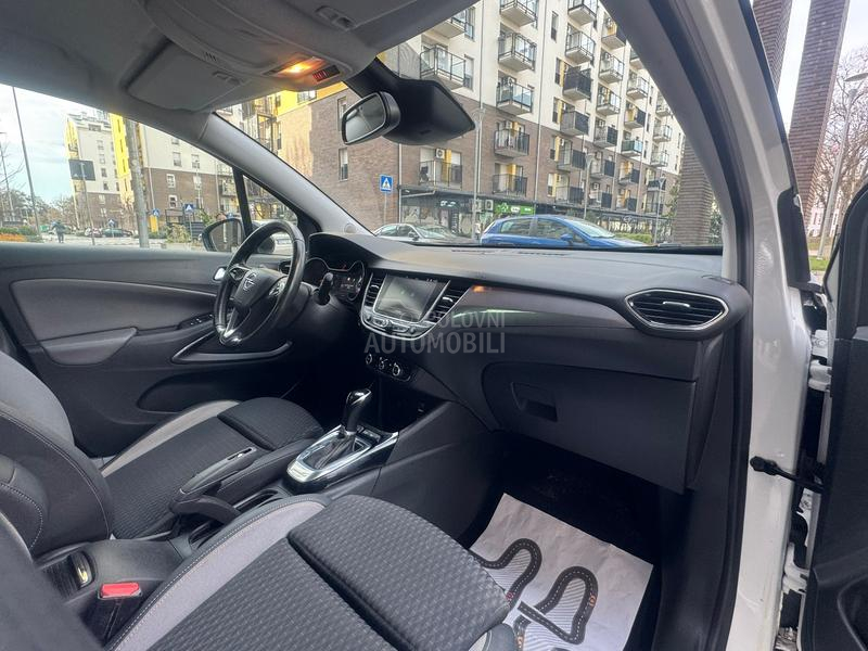 Opel Crossland X  CROSSOWER