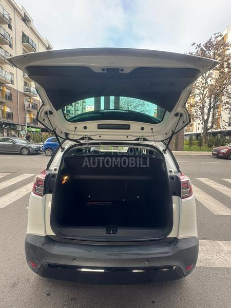 Opel Crossland X  CROSSOWER