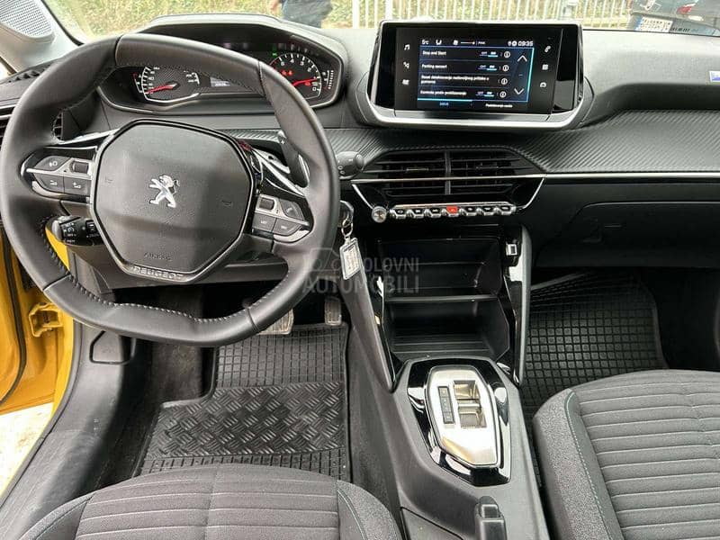 Peugeot 208 1.2 STIL