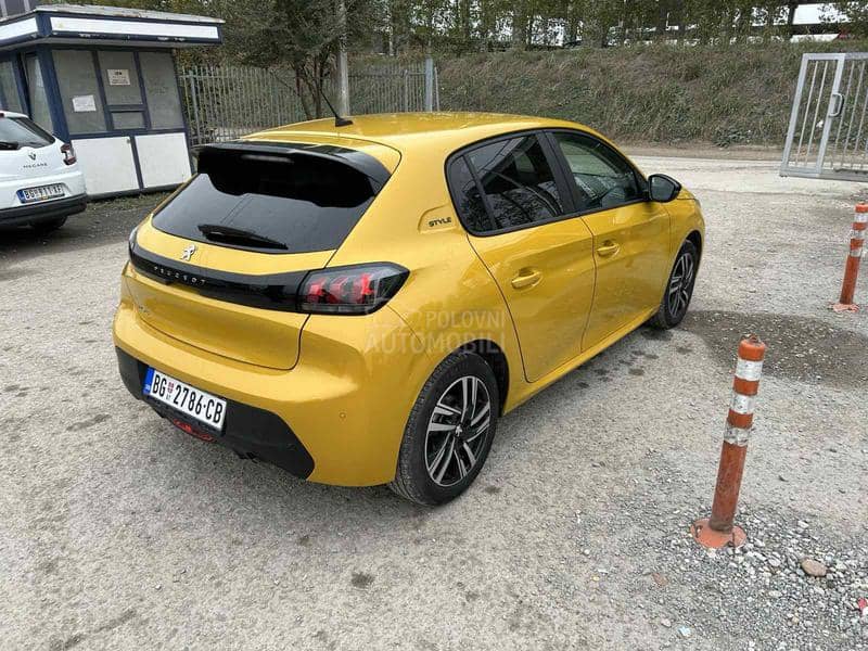 Peugeot 208 1.2 STIL