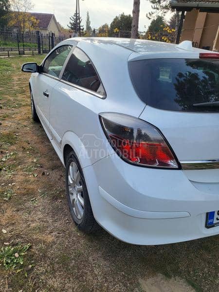 Opel Astra H 1,4 GTC