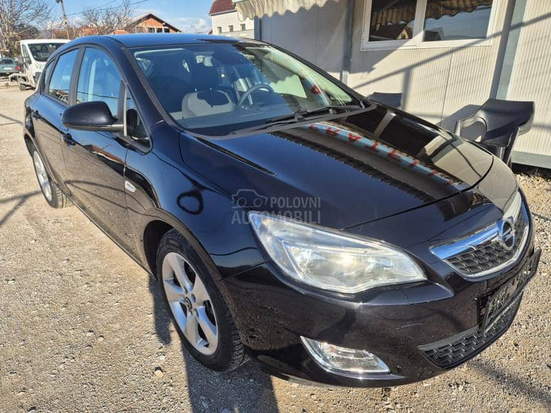 Opel Astra J 1.7cdti/NOVA/