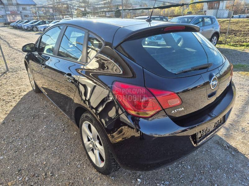 Opel Astra J 1.7cdti/NOVA/