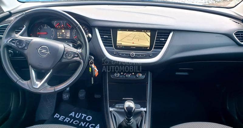 Opel Grandland X ODLIČAN