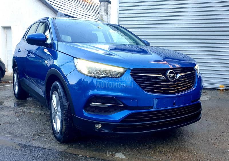 Opel Grandland X ODLIČAN