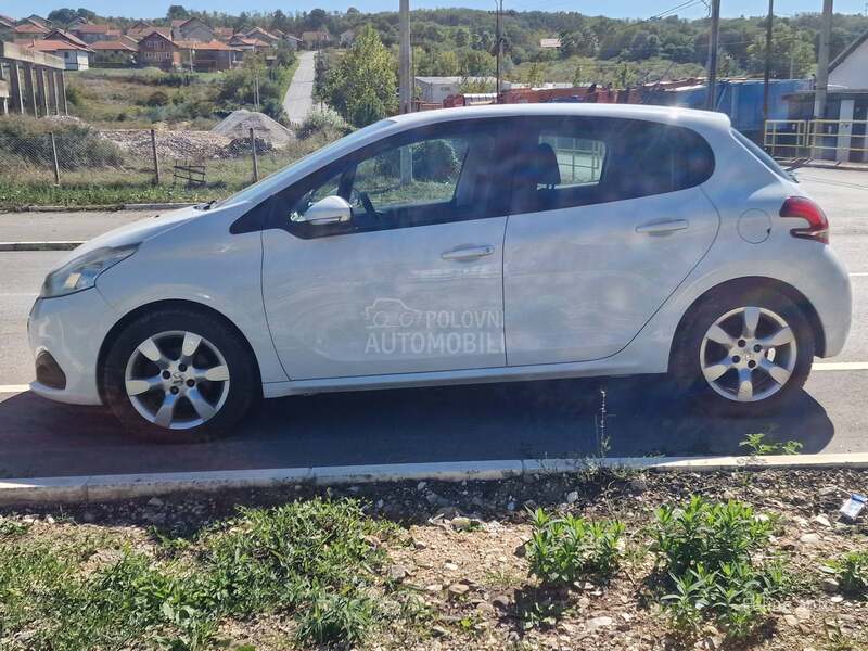 Peugeot 208 