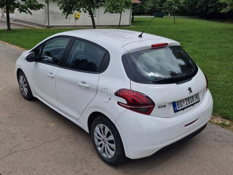 Peugeot 208 