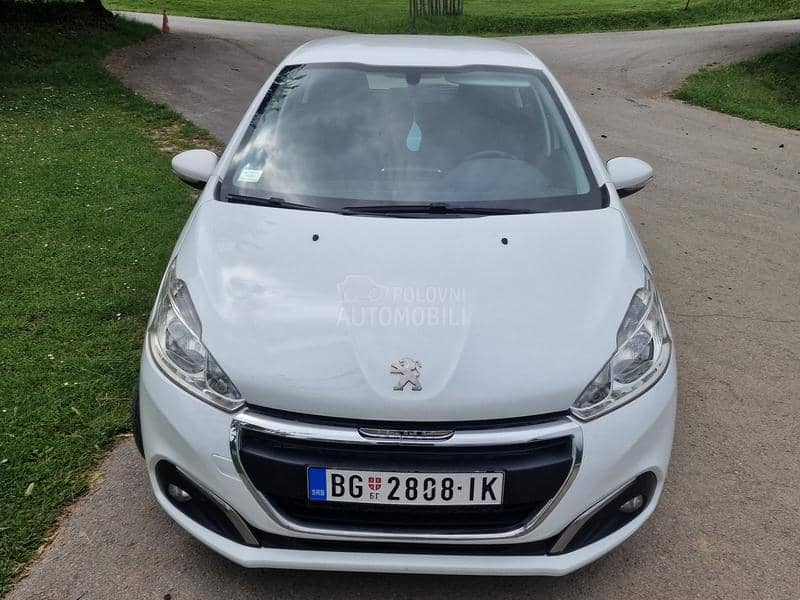 Peugeot 208 