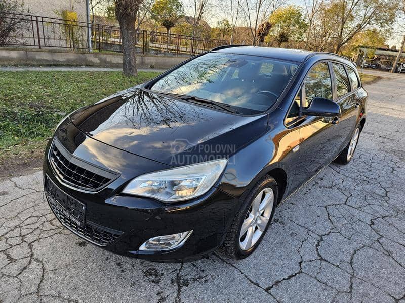 Opel Astra J 1,4 Sport turbo