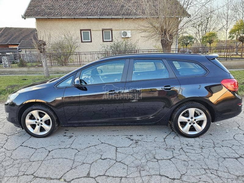 Opel Astra J 1,4 Sport turbo