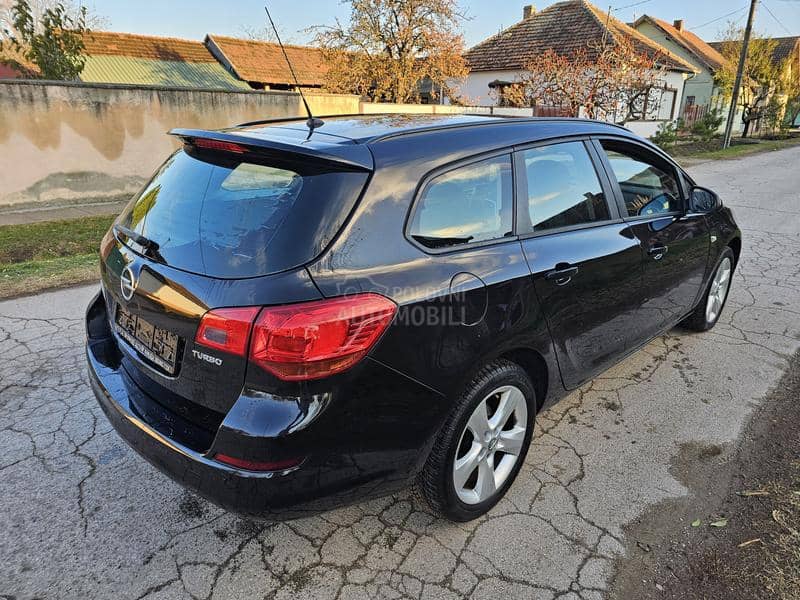 Opel Astra J 1,4 Sport turbo