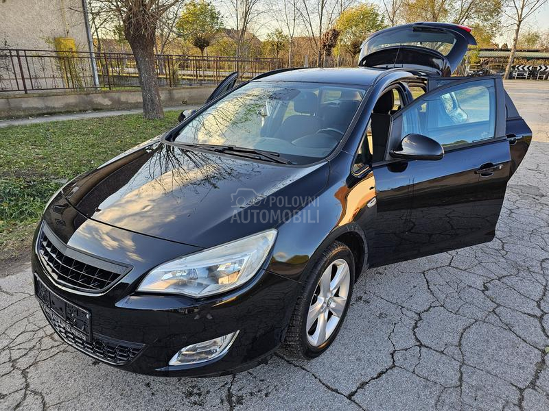 Opel Astra J 1,4 Sport turbo