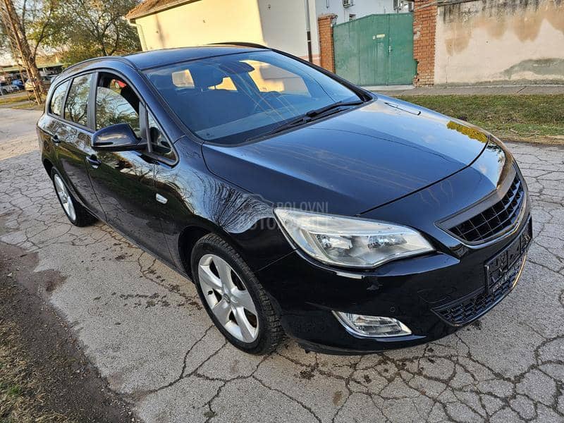 Opel Astra J 1,4 Sport turbo