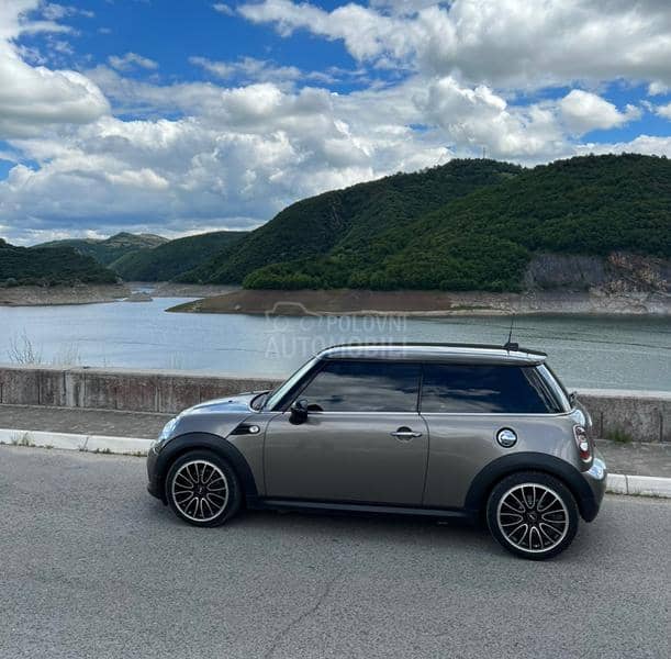 MINI Cooper 1.6 b