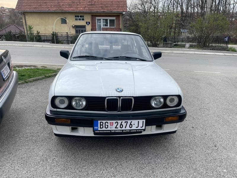 BMW 316 e30