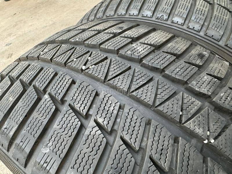 Falken 275/35 R21 Zimska