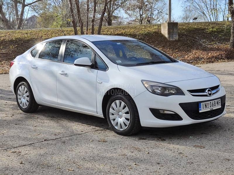 Opel Astra J 1.6 CDTI