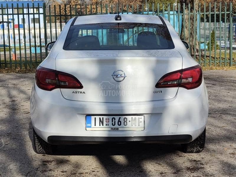 Opel Astra J 1.6 CDTI