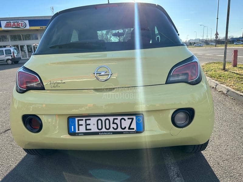 Opel Adam 