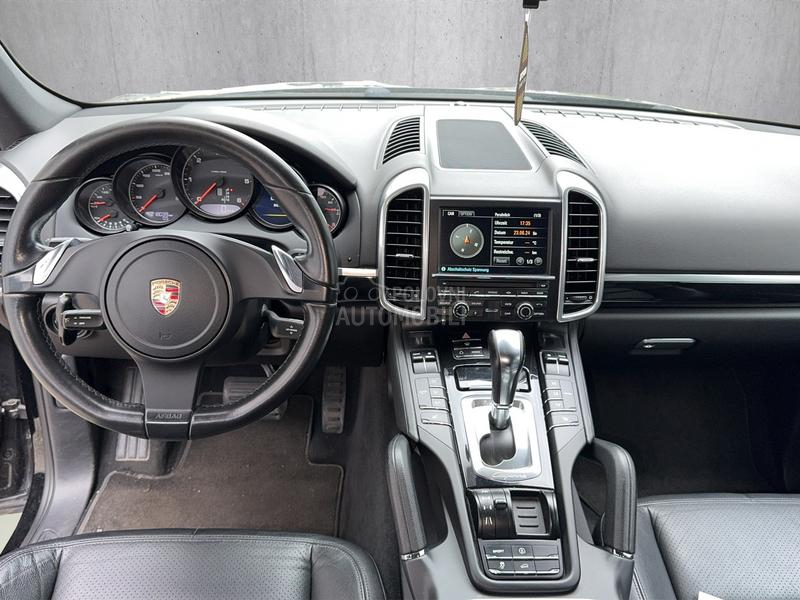 Porsche Cayenne 245 HP