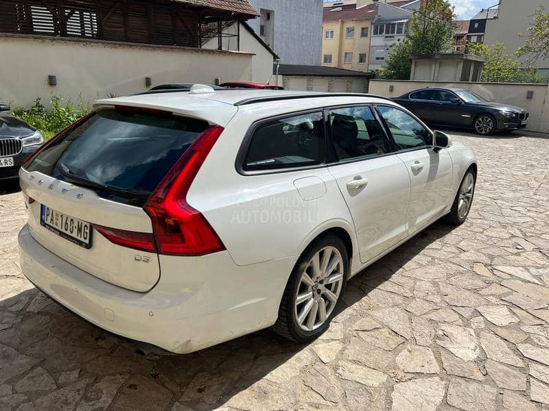 Volvo V90 