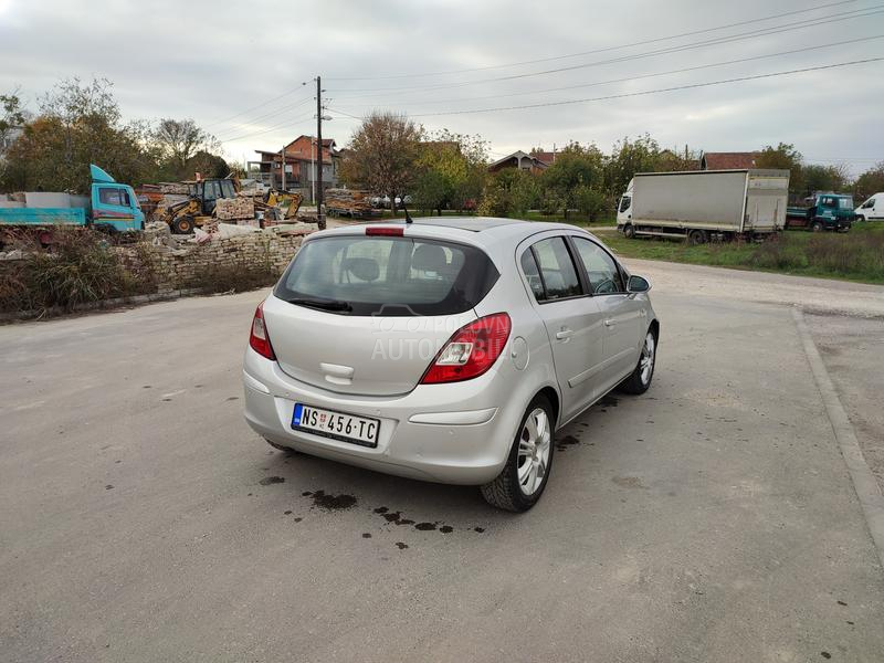 Opel Corsa D 1.2 16v