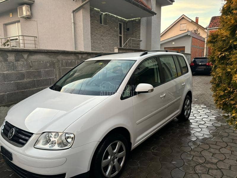 Volkswagen Touran Ch nove boce