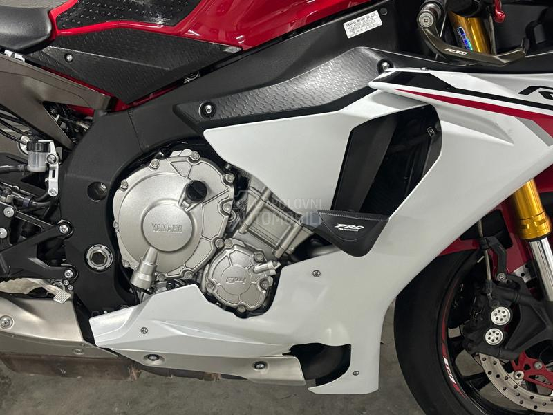 Yamaha r1