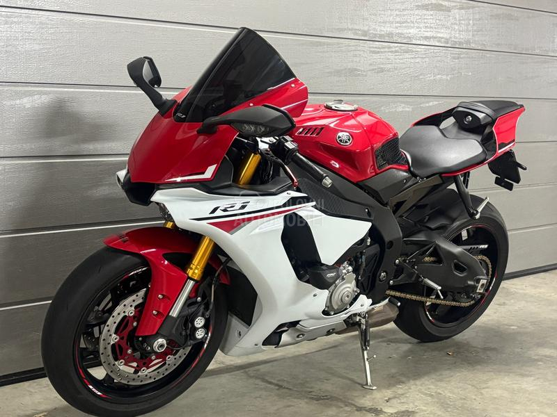 Yamaha r1