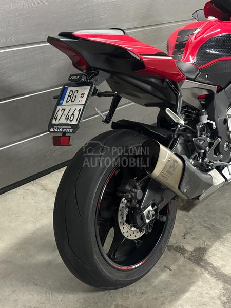 Yamaha r1