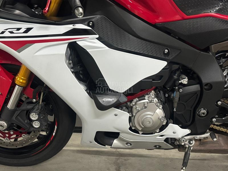 Yamaha r1
