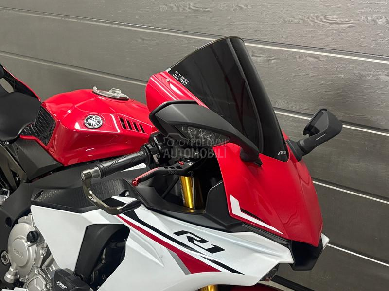 Yamaha r1