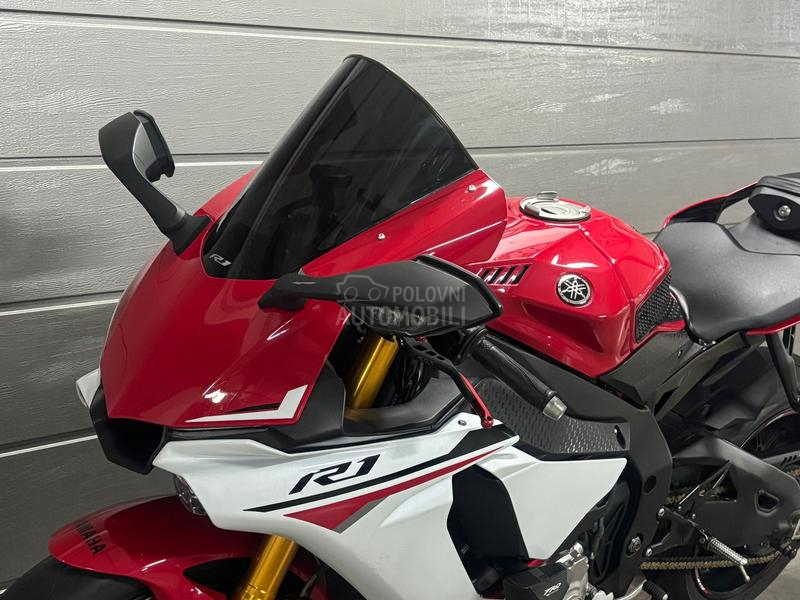 Yamaha r1