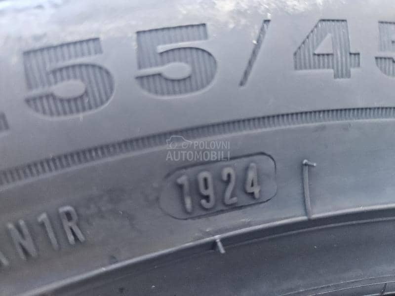 Dunlop 255/45 R19 Zimska
