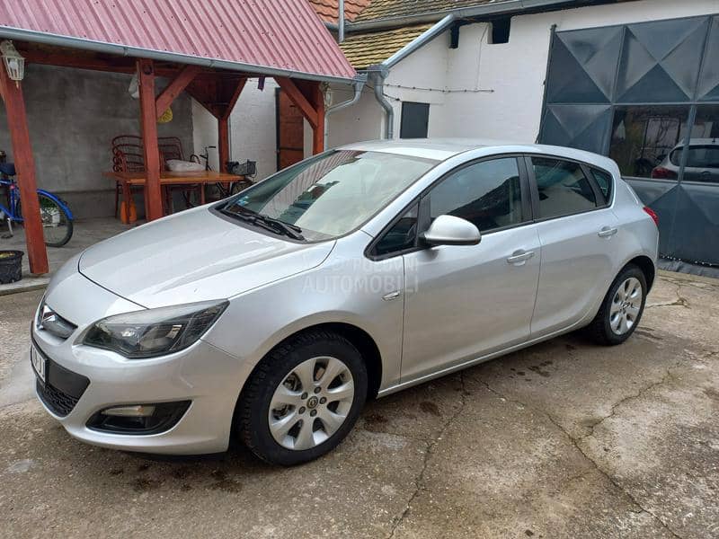 Opel Astra J 