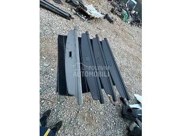 Polica roletna za Volkswagen Touran od 2004. do 2012. god.