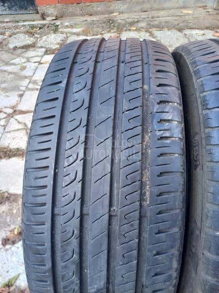 Barum 215/45 R18 Letnja