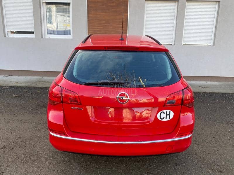 Opel Astra J 1.4 T CH